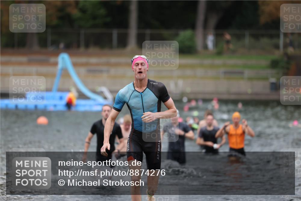 14.09.2025 - Stadtparktriathlon Michael Strokosch http://msf.ph/oto/8874276 14.09.2025 12:32:50 Schwimmen 1345, 1389, 1392, 1394, 1410, 1414 meine-sportfotos.de