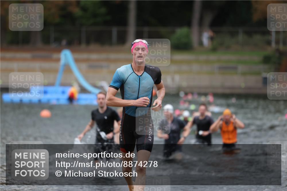 14.09.2025 - Stadtparktriathlon Michael Strokosch http://msf.ph/oto/8874278 14.09.2025 12:32:50 Schwimmen 1345, 1389, 1392, 1394, 1410, 1414 meine-sportfotos.de