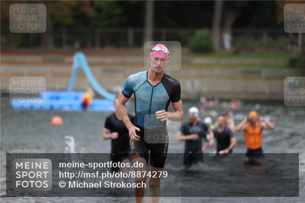 14.09.2025 - Stadtparktriathlon Michael Strokosch http://msf.ph/oto/8874279 14.09.2025 12:32:50 Schwimmen 1345, 1389, 1392, 1394, 1410, 1414 meine-sportfotos.de