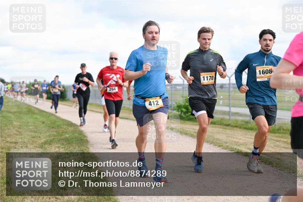 14.09.2025 - Airport Race Dr. Thomas Lammeyer http://msf.ph/oto/8874289 14.09.2025 12:19:01 Laufen 294, 412, 1170, 1608, 160 meine-sportfotos.de
