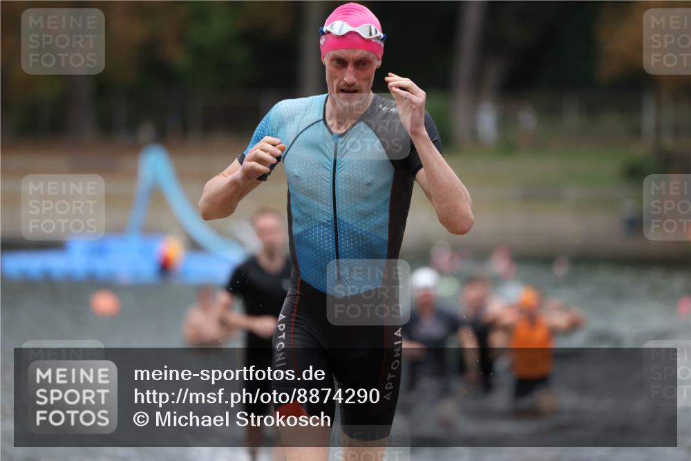 14.09.2025 - Stadtparktriathlon Michael Strokosch http://msf.ph/oto/8874290 14.09.2025 12:32:52 Schwimmen 1345, 1389, 1392, 1394, 1410, 1414 meine-sportfotos.de