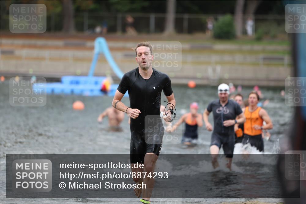 14.09.2025 - Stadtparktriathlon Michael Strokosch http://msf.ph/oto/8874293 14.09.2025 12:32:53 Schwimmen 1345, 1389, 1392, 1394, 1410, 1414 meine-sportfotos.de