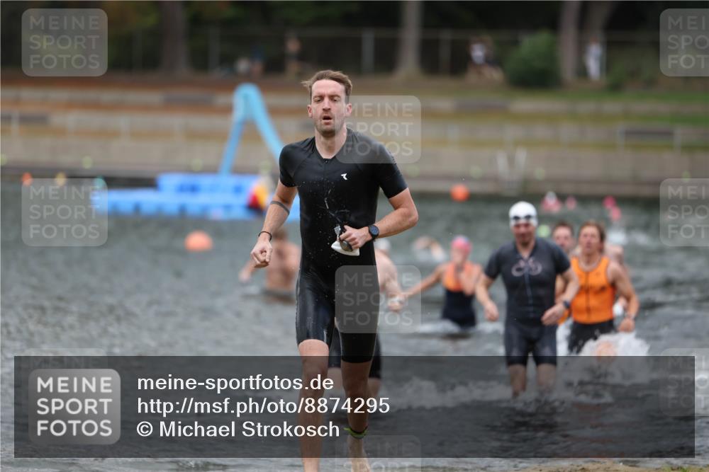 14.09.2025 - Stadtparktriathlon Michael Strokosch http://msf.ph/oto/8874295 14.09.2025 12:32:53 Schwimmen 1345, 1389, 1392, 1394, 1410, 1414 meine-sportfotos.de