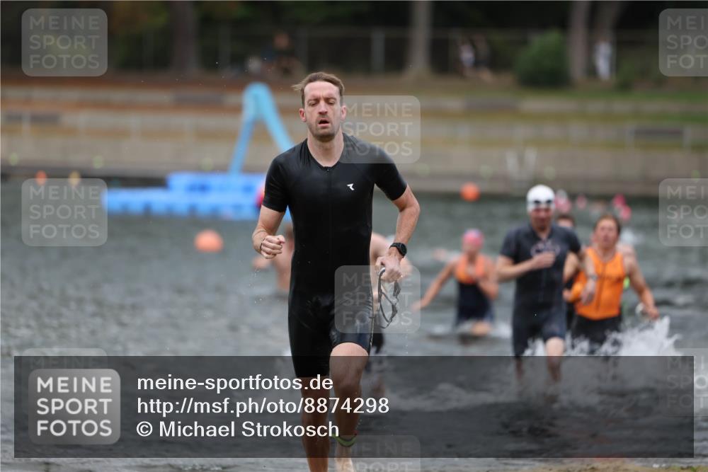 14.09.2025 - Stadtparktriathlon Michael Strokosch http://msf.ph/oto/8874298 14.09.2025 12:32:54 Schwimmen 1342, 1345, 1359, 1389, 1392, 1394, 1410, 1414 meine-sportfotos.de