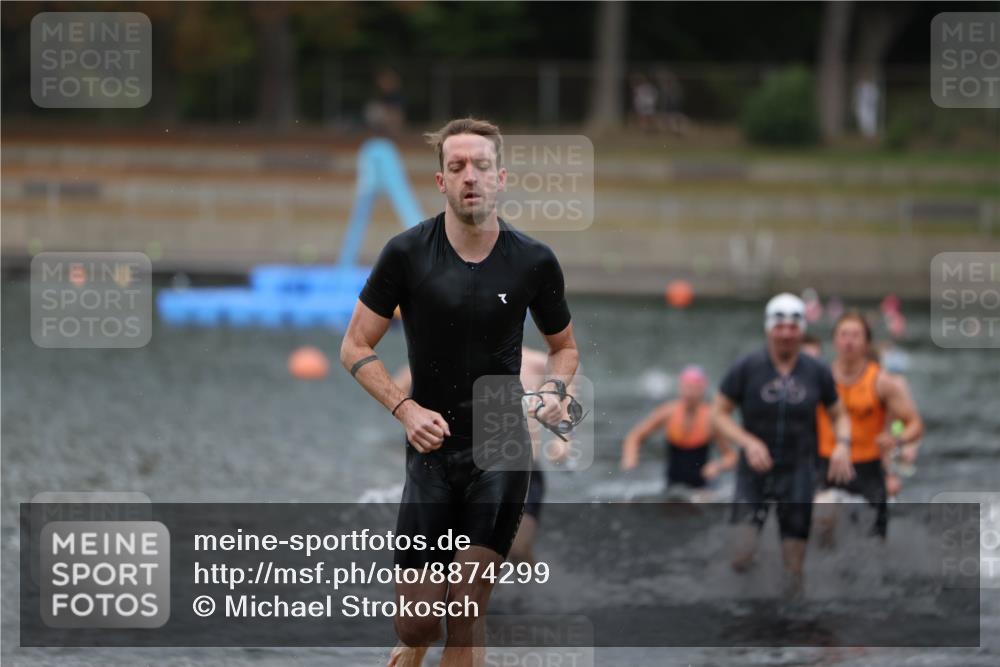 14.09.2025 - Stadtparktriathlon Michael Strokosch http://msf.ph/oto/8874299 14.09.2025 12:32:54 Schwimmen 1342, 1345, 1359, 1389, 1392, 1394, 1410, 1414 meine-sportfotos.de