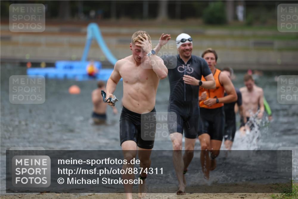 14.09.2025 - Stadtparktriathlon Michael Strokosch http://msf.ph/oto/8874311 14.09.2025 12:32:57 Schwimmen 1342, 1345, 1359, 1392, 1394, 1410, 1414 meine-sportfotos.de