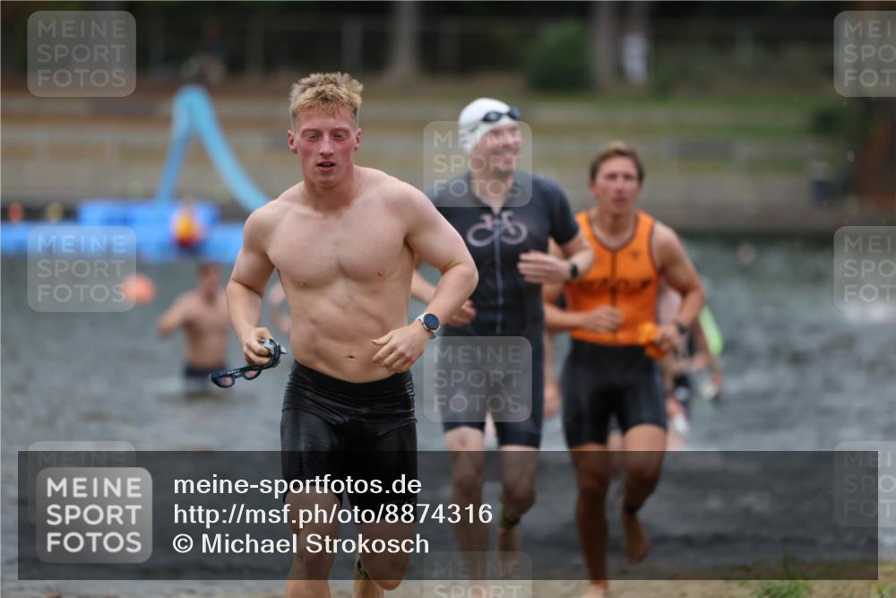 14.09.2025 - Stadtparktriathlon Michael Strokosch http://msf.ph/oto/8874316 14.09.2025 12:32:58 Schwimmen 1342, 1345, 1359, 1392, 1394, 1410, 1413, 1414 meine-sportfotos.de
