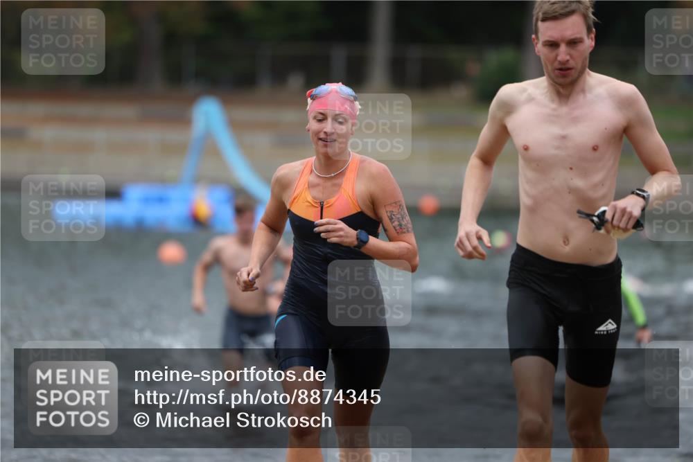 14.09.2025 - Stadtparktriathlon Michael Strokosch http://msf.ph/oto/8874345 14.09.2025 12:33:05 Schwimmen 1329, 1342, 1344, 1359, 1392, 1394, 1413 meine-sportfotos.de