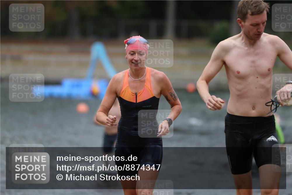 14.09.2025 - Stadtparktriathlon Michael Strokosch http://msf.ph/oto/8874347 14.09.2025 12:33:05 Schwimmen 1329, 1342, 1344, 1359, 1392, 1394, 1413 meine-sportfotos.de