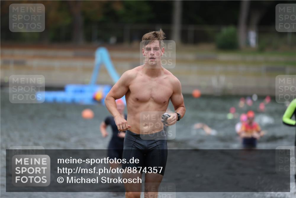 14.09.2025 - Stadtparktriathlon Michael Strokosch http://msf.ph/oto/8874357 14.09.2025 12:33:10 Schwimmen 1329, 1342, 1344, 1359, 1413 meine-sportfotos.de