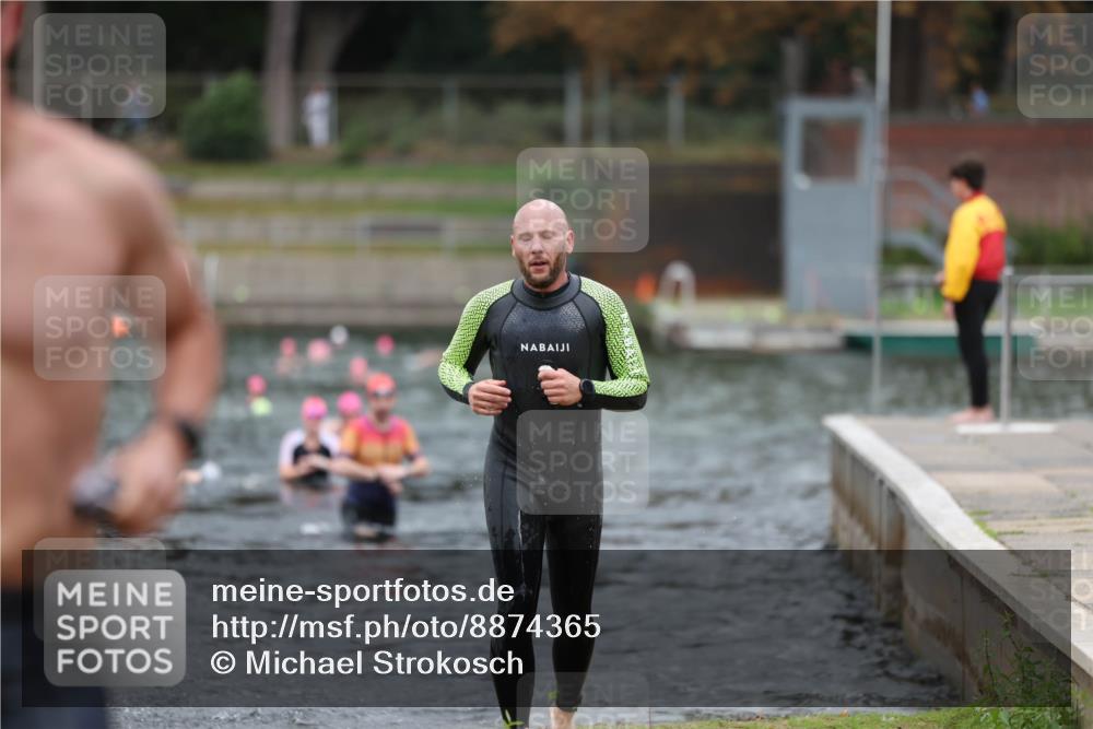 14.09.2025 - Stadtparktriathlon Michael Strokosch http://msf.ph/oto/8874365 14.09.2025 12:33:12 Schwimmen 1329, 1343, 1344, 1413 meine-sportfotos.de