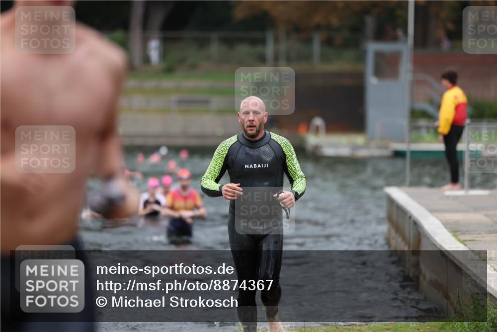 14.09.2025 - Stadtparktriathlon Michael Strokosch http://msf.ph/oto/8874367 14.09.2025 12:33:12 Schwimmen 1329, 1343, 1344, 1413 meine-sportfotos.de