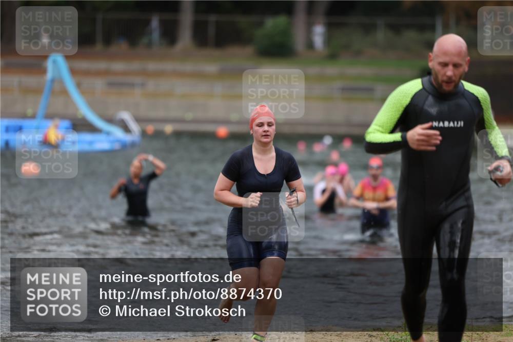 14.09.2025 - Stadtparktriathlon Michael Strokosch http://msf.ph/oto/8874370 14.09.2025 12:33:13 Schwimmen 1329, 1343, 1344, 1413 meine-sportfotos.de
