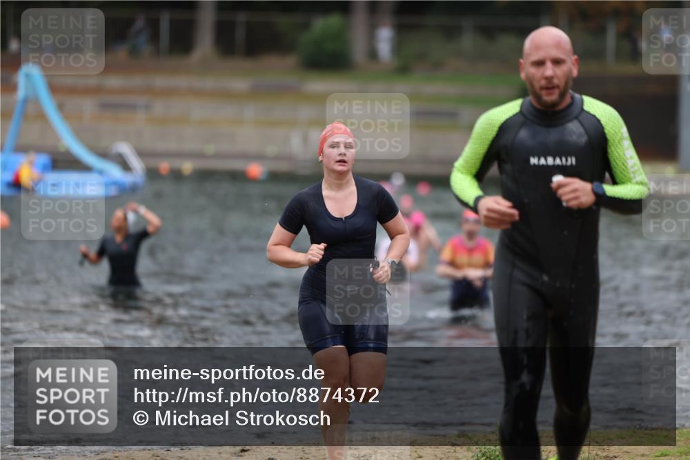 14.09.2025 - Stadtparktriathlon Michael Strokosch http://msf.ph/oto/8874372 14.09.2025 12:33:14 Schwimmen 1329, 1343, 1344, 1413 meine-sportfotos.de