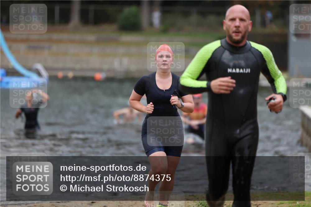 14.09.2025 - Stadtparktriathlon Michael Strokosch http://msf.ph/oto/8874375 14.09.2025 12:33:14 Schwimmen 1329, 1343, 1344, 1413 meine-sportfotos.de