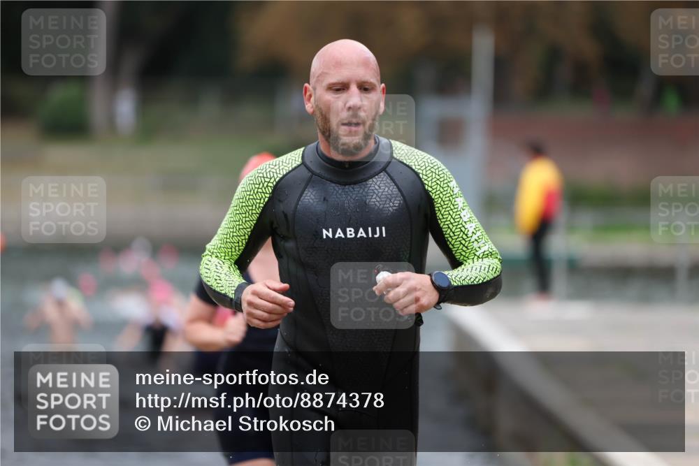 14.09.2025 - Stadtparktriathlon Michael Strokosch http://msf.ph/oto/8874378 14.09.2025 12:33:15 Schwimmen 1329, 1343, 1344 meine-sportfotos.de