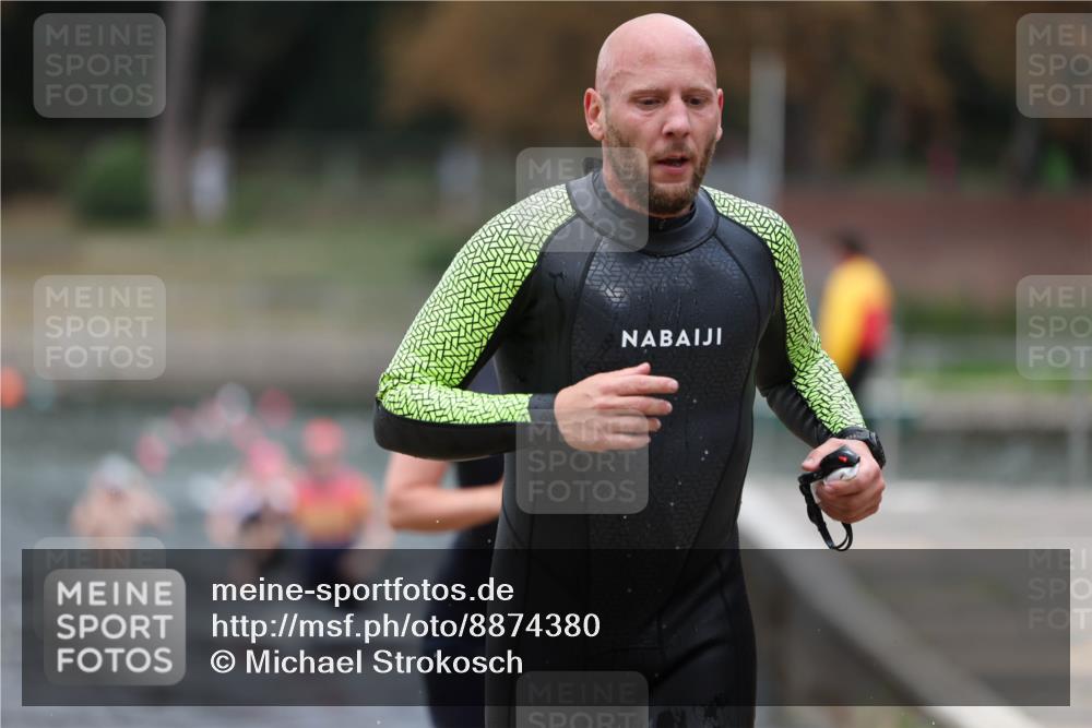 14.09.2025 - Stadtparktriathlon Michael Strokosch http://msf.ph/oto/8874380 14.09.2025 12:33:16 Schwimmen 1329, 1343, 1344 meine-sportfotos.de