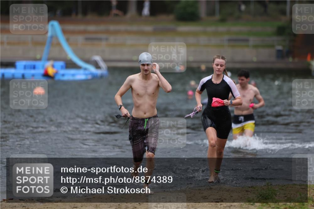 14.09.2025 - Stadtparktriathlon Michael Strokosch http://msf.ph/oto/8874389 14.09.2025 12:33:28 Schwimmen 1327, 1335, 1343, 1371, 1374 meine-sportfotos.de