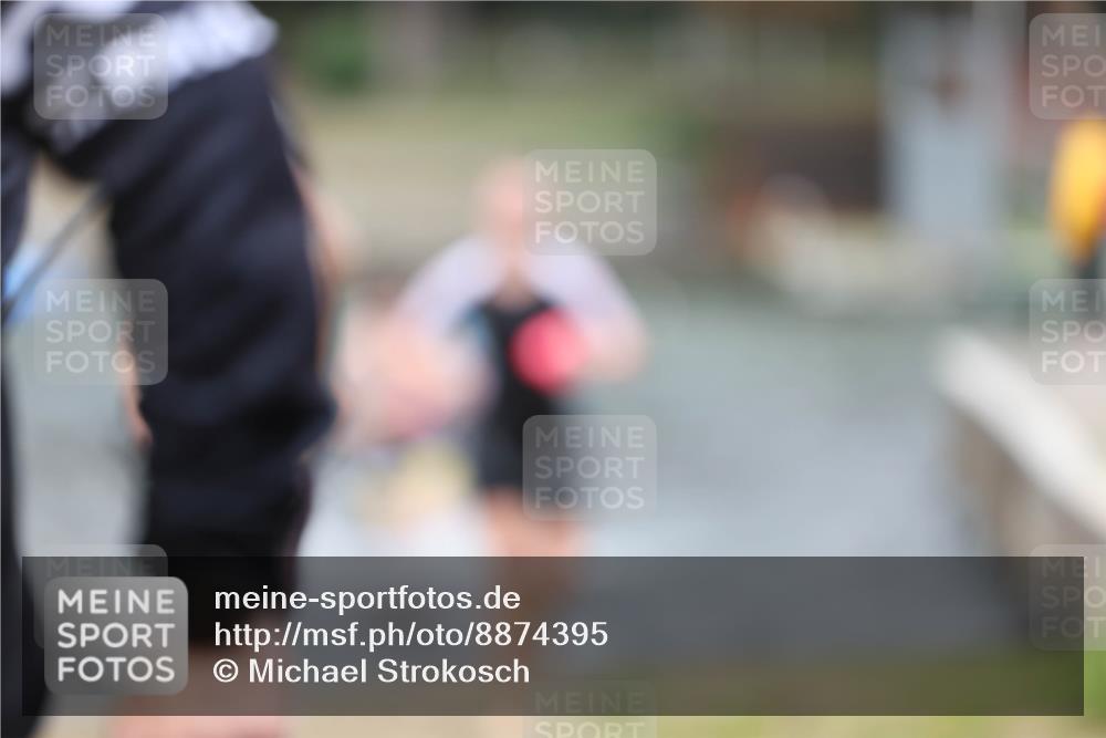 14.09.2025 - Stadtparktriathlon Michael Strokosch http://msf.ph/oto/8874395 14.09.2025 12:33:30 Schwimmen 1327, 1335, 1371, 1374 meine-sportfotos.de