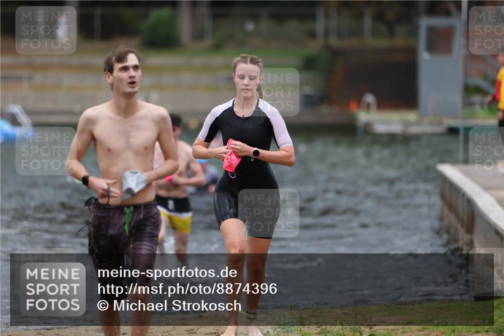 14.09.2025 - Stadtparktriathlon Michael Strokosch http://msf.ph/oto/8874396 14.09.2025 12:33:30 Schwimmen 1327, 1335, 1371, 1374 meine-sportfotos.de
