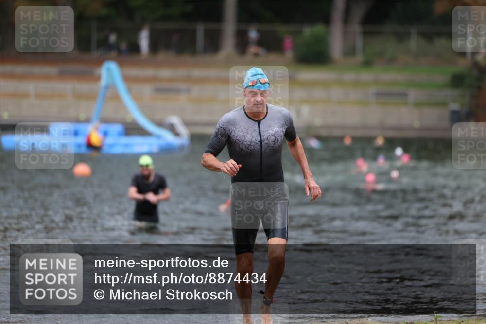 14.09.2025 - Stadtparktriathlon Michael Strokosch http://msf.ph/oto/8874434 14.09.2025 12:33:47 Schwimmen 1347 meine-sportfotos.de