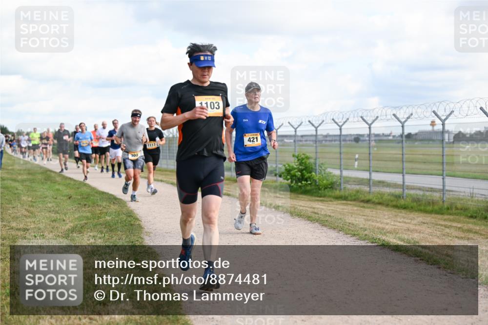 14.09.2025 - Airport Race Dr. Thomas Lammeyer http://msf.ph/oto/8874481 14.09.2025 12:19:12 Laufen 300, 1117, 1103, 421 meine-sportfotos.de