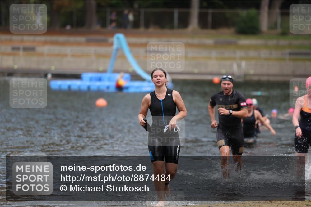 14.09.2025 - Stadtparktriathlon Michael Strokosch http://msf.ph/oto/8874484 14.09.2025 12:34:25 Schwimmen 1334, 1341, 1384 meine-sportfotos.de
