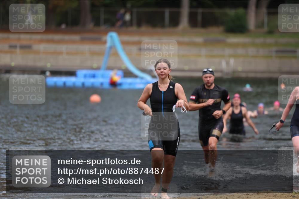 14.09.2025 - Stadtparktriathlon Michael Strokosch http://msf.ph/oto/8874487 14.09.2025 12:34:25 Schwimmen 1334, 1341, 1384 meine-sportfotos.de
