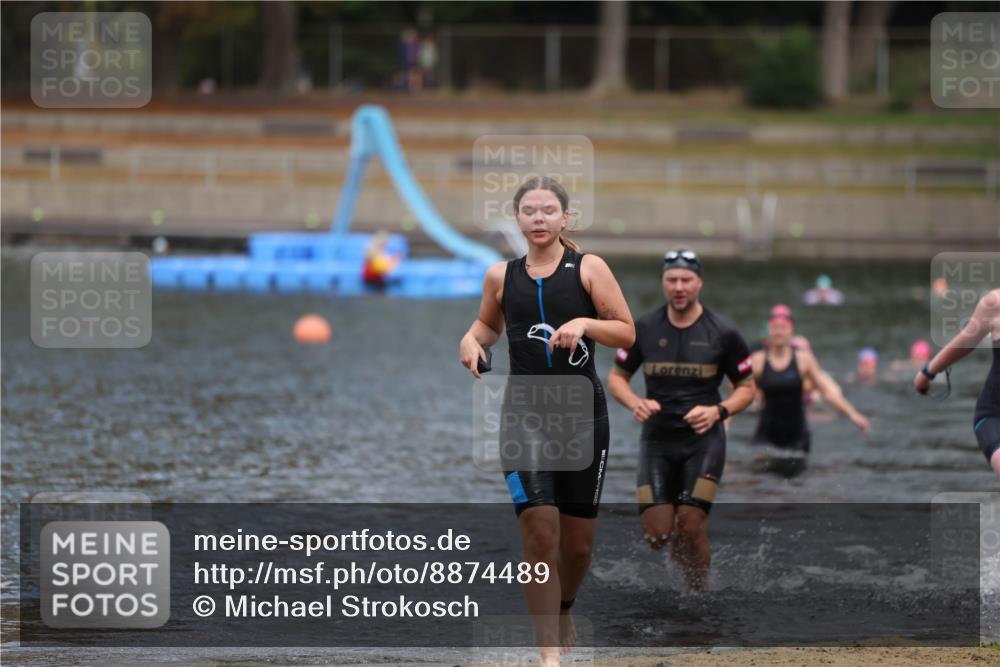 14.09.2025 - Stadtparktriathlon Michael Strokosch http://msf.ph/oto/8874489 14.09.2025 12:34:26 Schwimmen 1334, 1341, 1384 meine-sportfotos.de