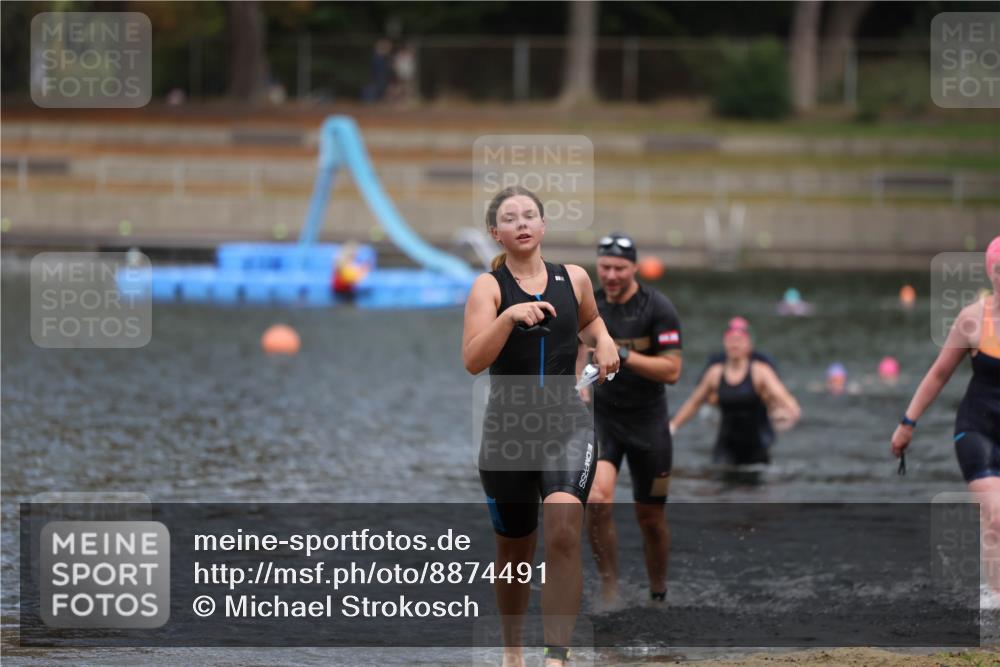 14.09.2025 - Stadtparktriathlon Michael Strokosch http://msf.ph/oto/8874491 14.09.2025 12:34:26 Schwimmen 1334, 1341, 1384 meine-sportfotos.de