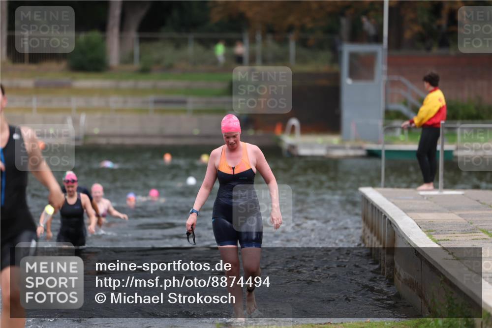 14.09.2025 - Stadtparktriathlon Michael Strokosch http://msf.ph/oto/8874494 14.09.2025 12:34:27 Schwimmen 1334, 1341, 1384 meine-sportfotos.de