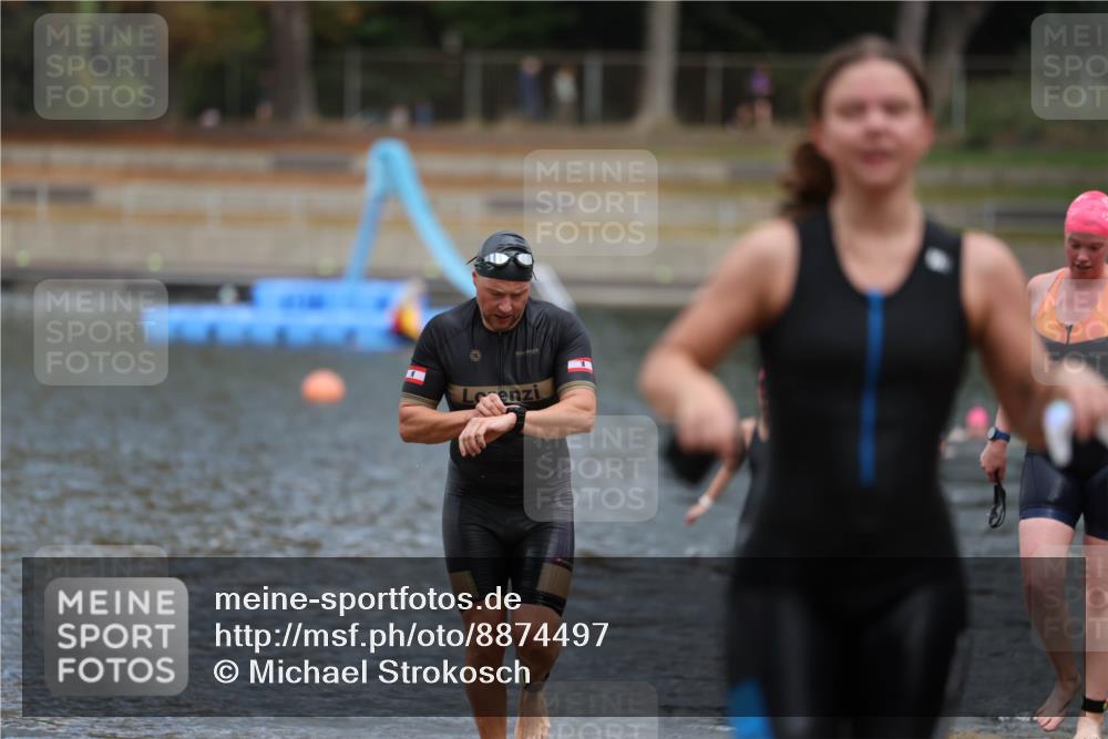 14.09.2025 - Stadtparktriathlon Michael Strokosch http://msf.ph/oto/8874497 14.09.2025 12:34:29 Schwimmen 1328, 1334, 1341, 1384 meine-sportfotos.de