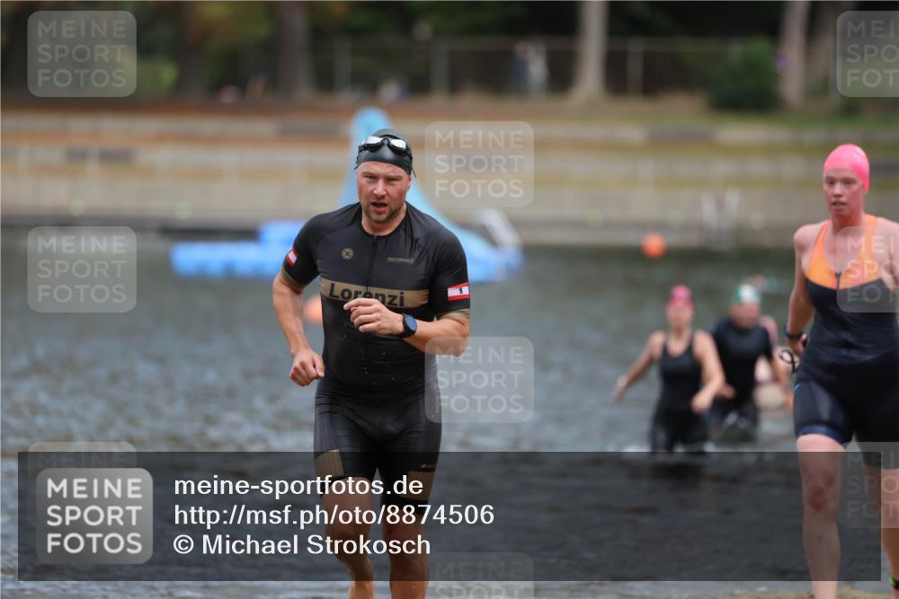 14.09.2025 - Stadtparktriathlon Michael Strokosch http://msf.ph/oto/8874506 14.09.2025 12:34:30 Schwimmen 1328, 1334, 1341, 1384 meine-sportfotos.de
