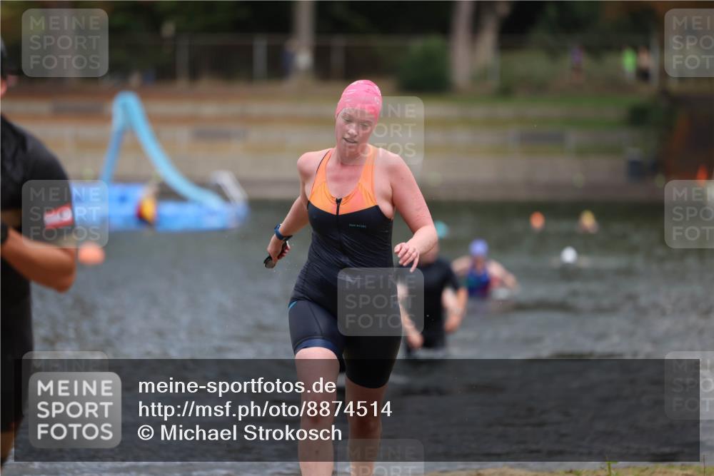 14.09.2025 - Stadtparktriathlon Michael Strokosch http://msf.ph/oto/8874514 14.09.2025 12:34:32 Schwimmen 1328, 1334, 1341, 1384 meine-sportfotos.de