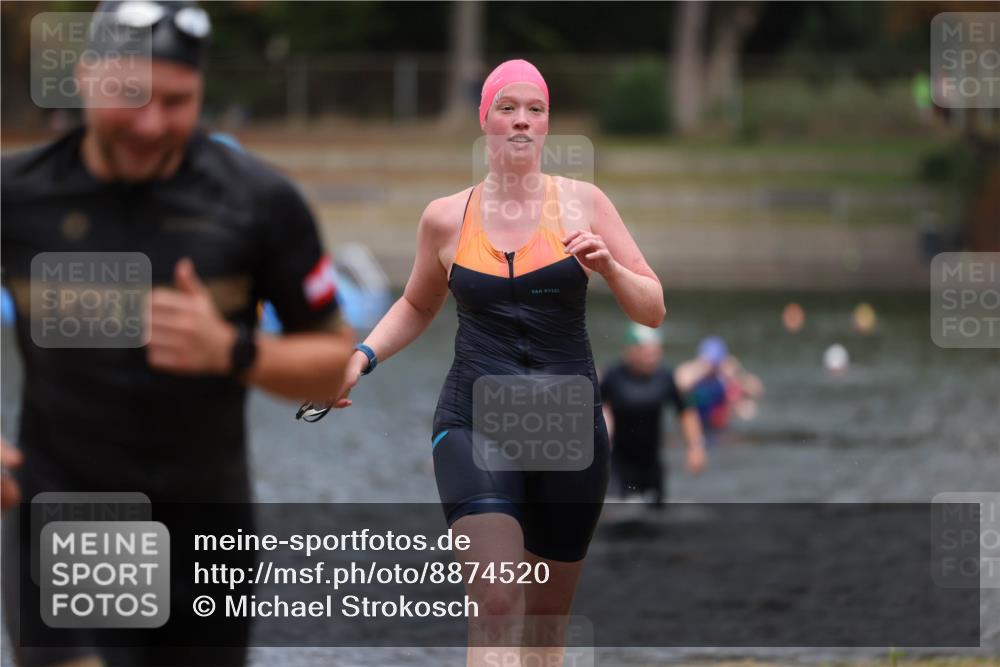 14.09.2025 - Stadtparktriathlon Michael Strokosch http://msf.ph/oto/8874520 14.09.2025 12:34:32 Schwimmen 1328, 1334, 1341, 1384 meine-sportfotos.de