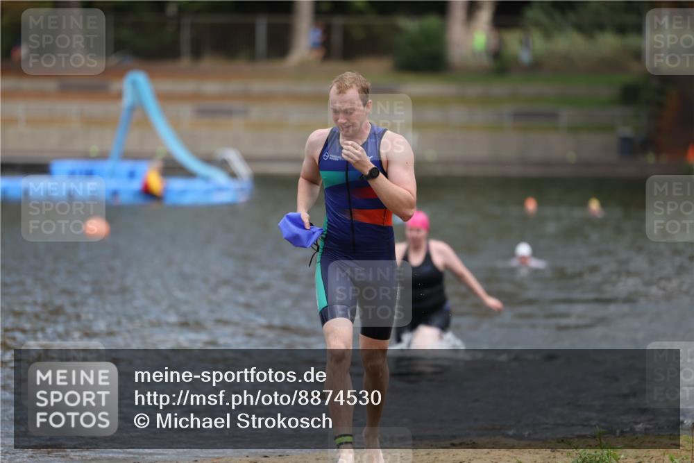 14.09.2025 - Stadtparktriathlon Michael Strokosch http://msf.ph/oto/8874530 14.09.2025 12:34:50 Schwimmen 1336, 1349 meine-sportfotos.de