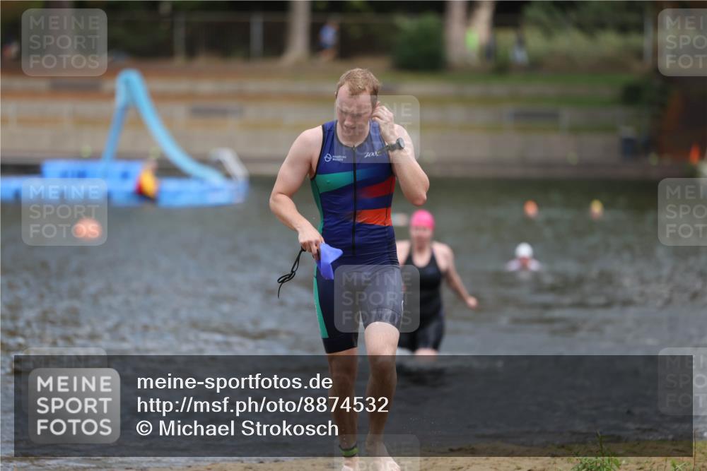 14.09.2025 - Stadtparktriathlon Michael Strokosch http://msf.ph/oto/8874532 14.09.2025 12:34:51 Schwimmen 1336, 1349 meine-sportfotos.de