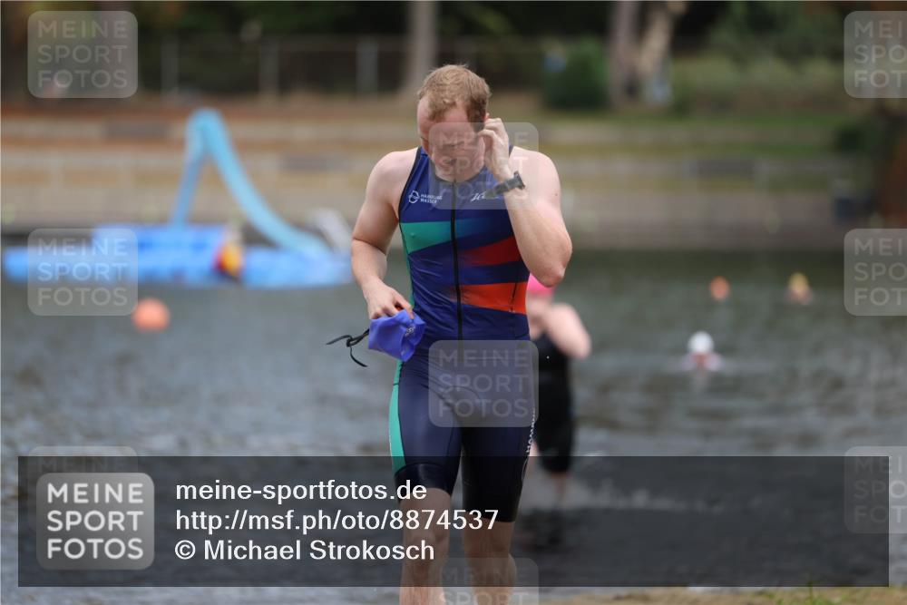 14.09.2025 - Stadtparktriathlon Michael Strokosch http://msf.ph/oto/8874537 14.09.2025 12:34:52 Schwimmen 1336, 1349 meine-sportfotos.de
