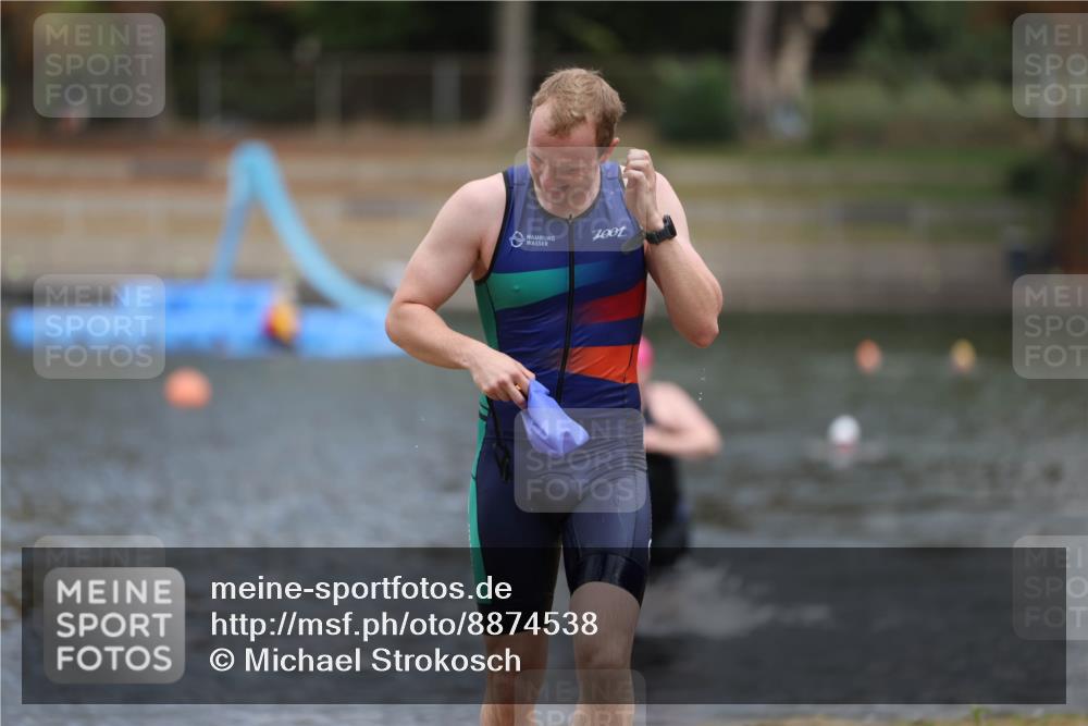 14.09.2025 - Stadtparktriathlon Michael Strokosch http://msf.ph/oto/8874538 14.09.2025 12:34:52 Schwimmen 1336, 1349 meine-sportfotos.de
