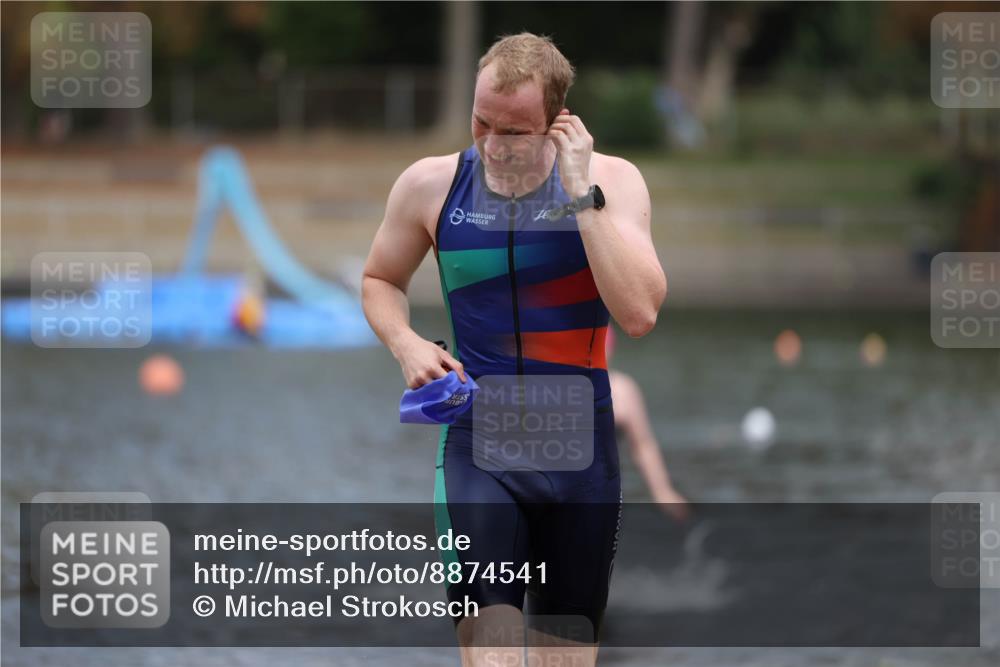 14.09.2025 - Stadtparktriathlon Michael Strokosch http://msf.ph/oto/8874541 14.09.2025 12:34:53 Schwimmen 1336, 1349 meine-sportfotos.de