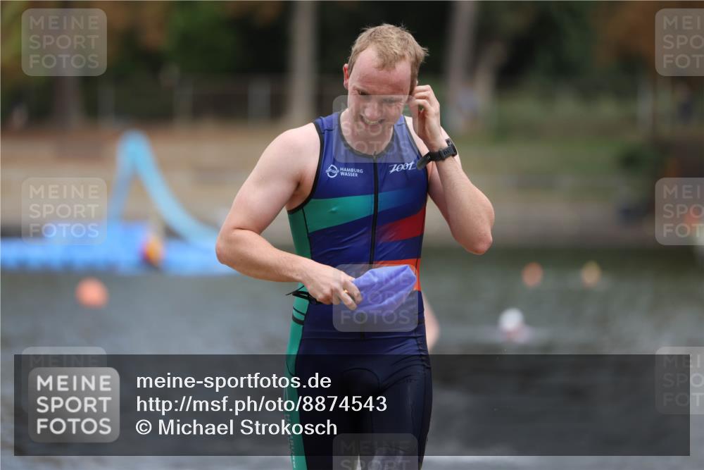 14.09.2025 - Stadtparktriathlon Michael Strokosch http://msf.ph/oto/8874543 14.09.2025 12:34:53 Schwimmen 1336, 1349 meine-sportfotos.de