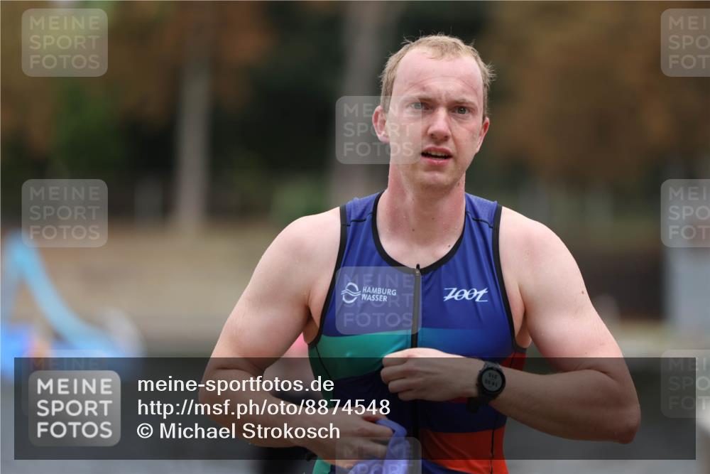 14.09.2025 - Stadtparktriathlon Michael Strokosch http://msf.ph/oto/8874548 14.09.2025 12:34:54 Schwimmen 1336, 1349 meine-sportfotos.de