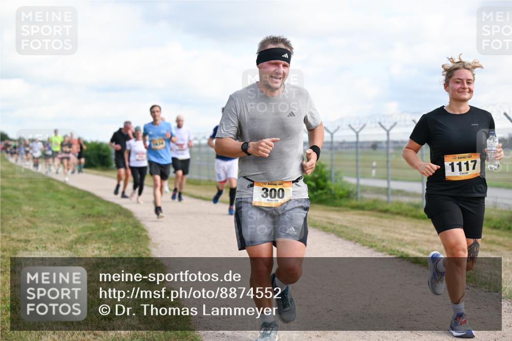 14.09.2025 - Airport Race Dr. Thomas Lammeyer http://msf.ph/oto/8874552 14.09.2025 12:19:16 Laufen 300, 1117 meine-sportfotos.de