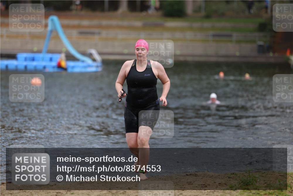 14.09.2025 - Stadtparktriathlon Michael Strokosch http://msf.ph/oto/8874553 14.09.2025 12:34:56 Schwimmen 1336, 1349 meine-sportfotos.de