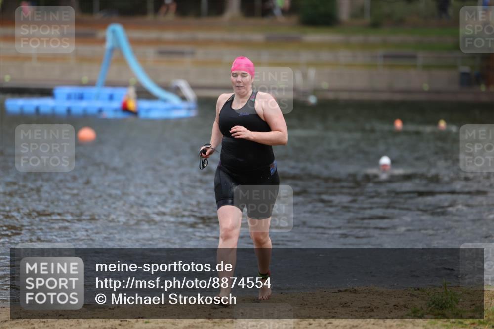 14.09.2025 - Stadtparktriathlon Michael Strokosch http://msf.ph/oto/8874554 14.09.2025 12:34:56 Schwimmen 1336, 1349 meine-sportfotos.de