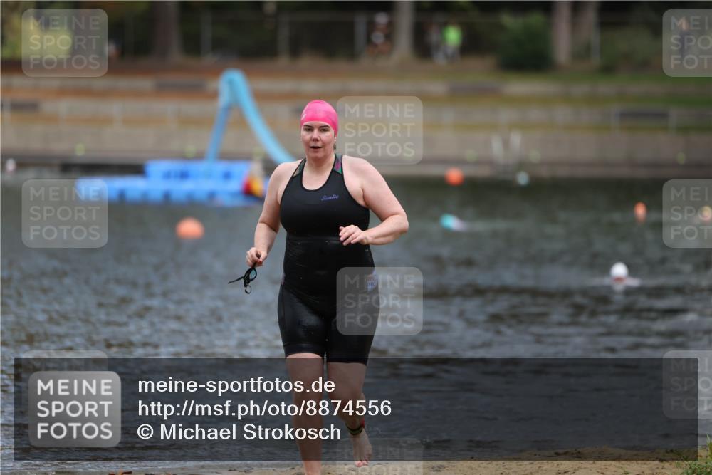 14.09.2025 - Stadtparktriathlon Michael Strokosch http://msf.ph/oto/8874556 14.09.2025 12:34:57 Schwimmen 1336, 1349 meine-sportfotos.de
