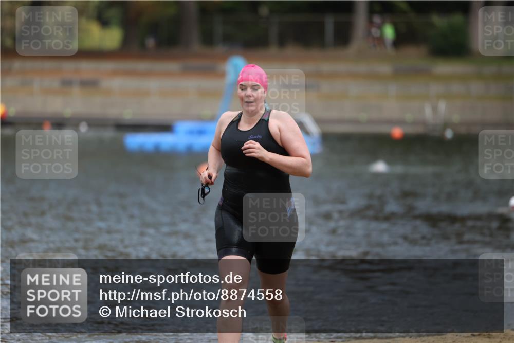 14.09.2025 - Stadtparktriathlon Michael Strokosch http://msf.ph/oto/8874558 14.09.2025 12:34:57 Schwimmen 1336, 1349 meine-sportfotos.de