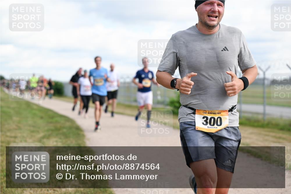 14.09.2025 - Airport Race Dr. Thomas Lammeyer http://msf.ph/oto/8874564 14.09.2025 12:19:17 Laufen 42, 300 meine-sportfotos.de