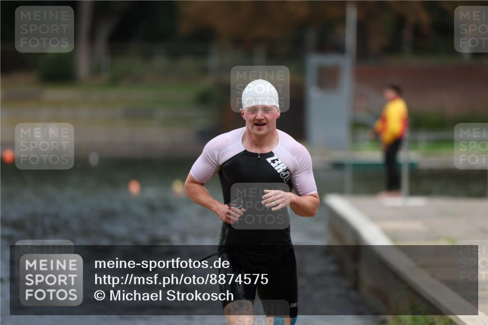 14.09.2025 - Stadtparktriathlon Michael Strokosch http://msf.ph/oto/8874575 14.09.2025 12:35:17 Schwimmen 1403 meine-sportfotos.de