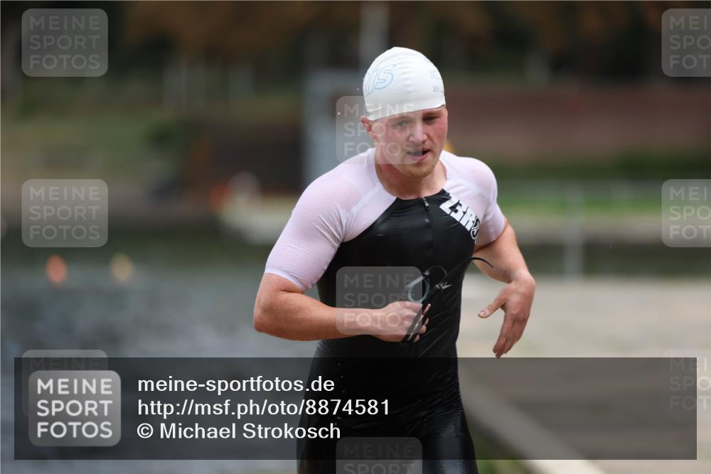 14.09.2025 - Stadtparktriathlon Michael Strokosch http://msf.ph/oto/8874581 14.09.2025 12:35:18 Schwimmen 1403 meine-sportfotos.de